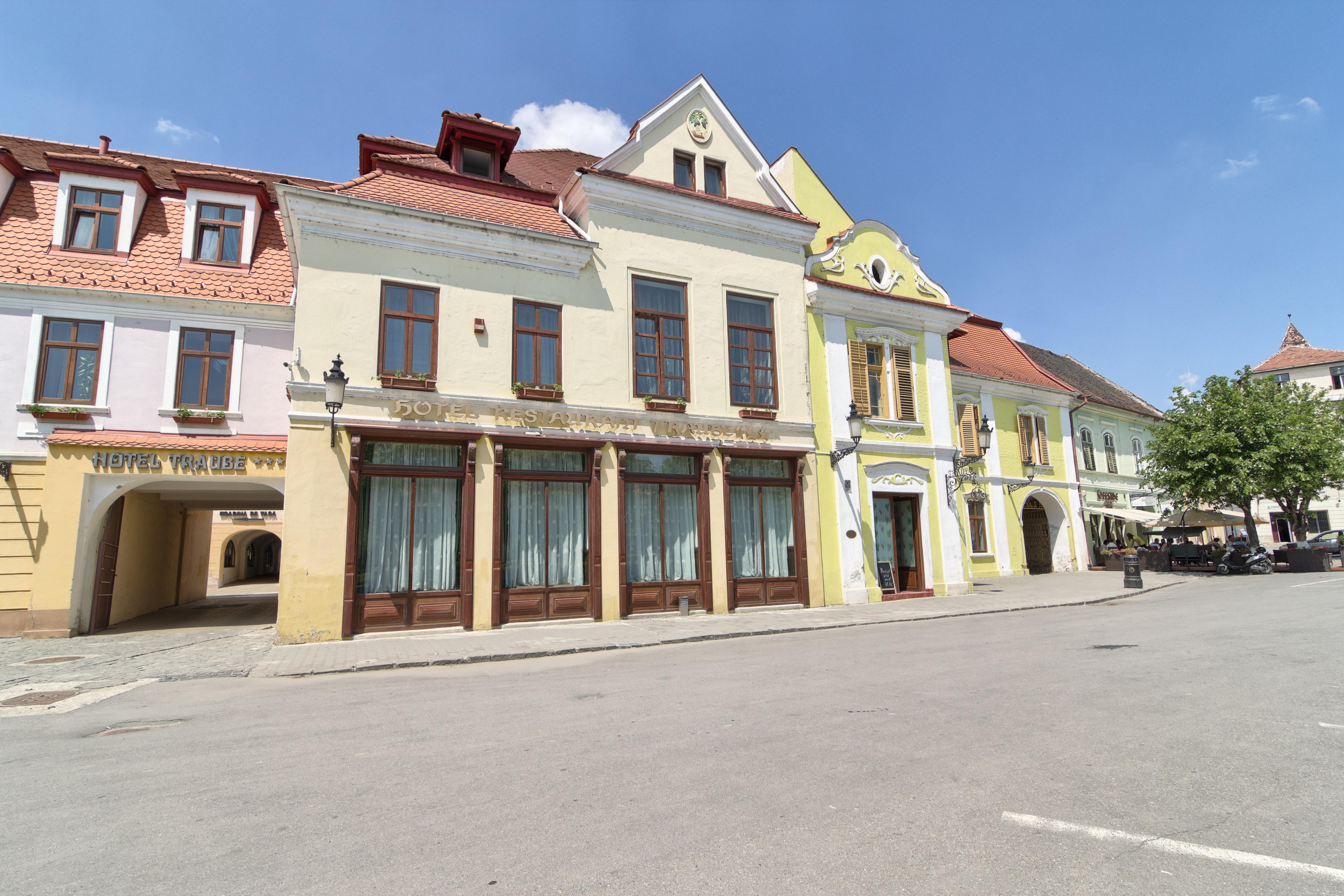 Hotel Traube Медіаш Екстер'єр фото