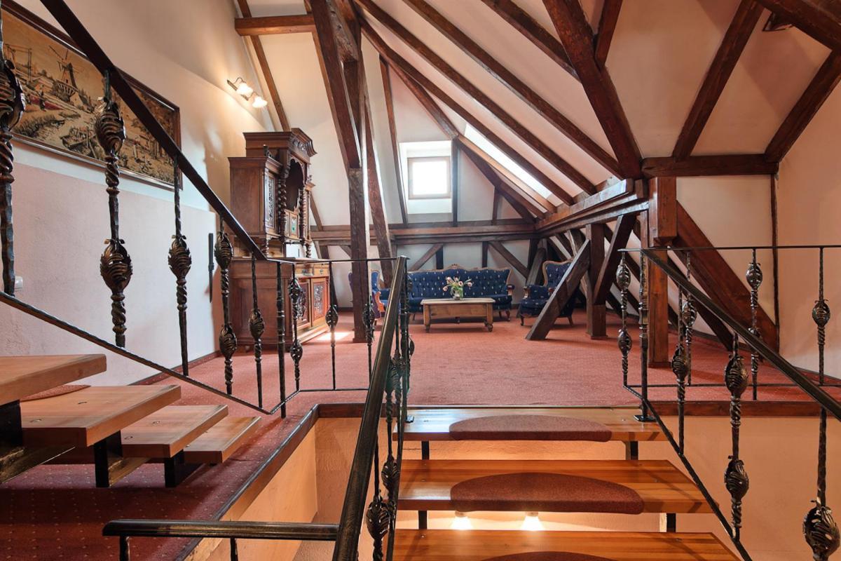 Hotel Traube Медіаш Екстер'єр фото
