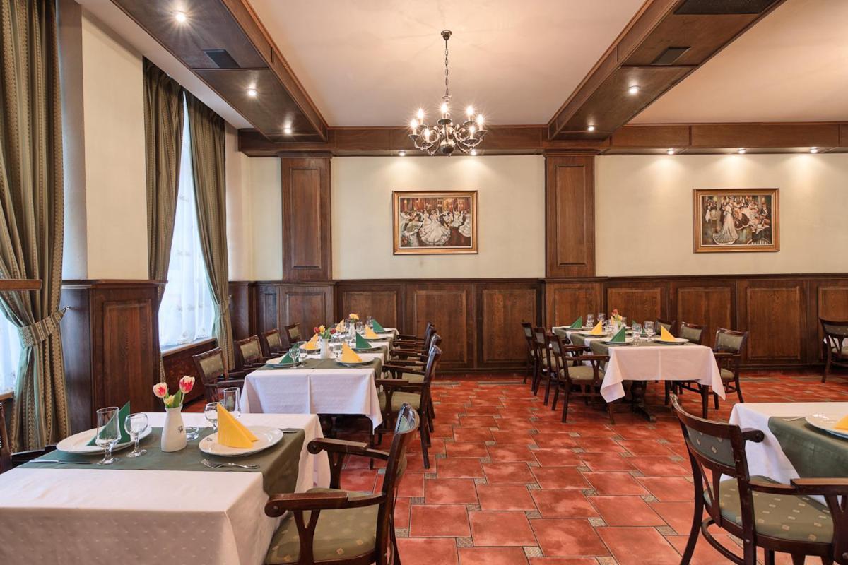 Hotel Traube Медіаш Екстер'єр фото